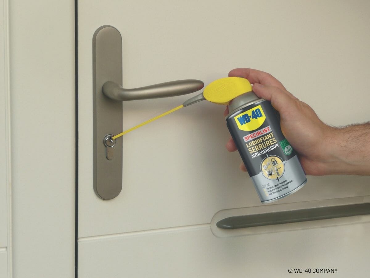 découvrez comment débloquer facilement une serrure en utilisant wd-40. suivez nos conseils pratiques pour dégripper vos serrures en un rien de temps et restaurer leur fonctionnalité.