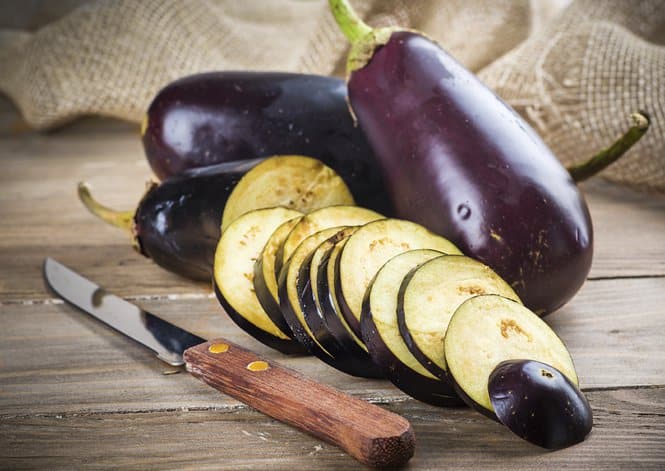 découvrez nos astuces et recettes pour réussir la cuisson des aubergines à la perfection. que ce soit frites, grillées ou rôties, apprenez à sublimer ce légume polyvalent dans vos plats !